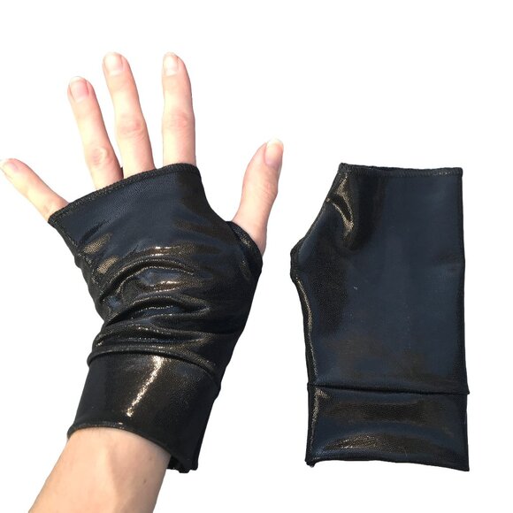 Black Fingerless Gloves Holographic Arm Cuffs Oil Slick Wet Look Cosplay Costume - Picture 1 of 6